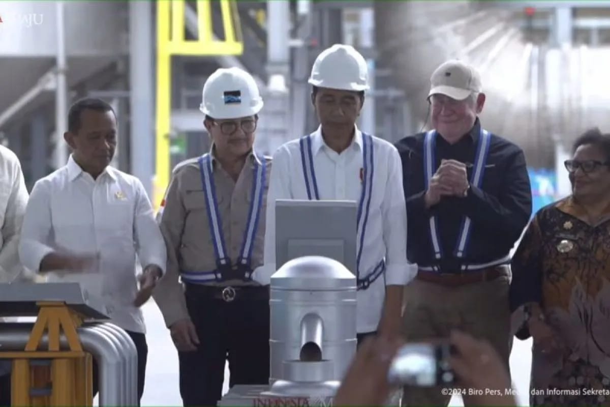 president-jokowi-inaugurates-freeport-smelter-in-gresik