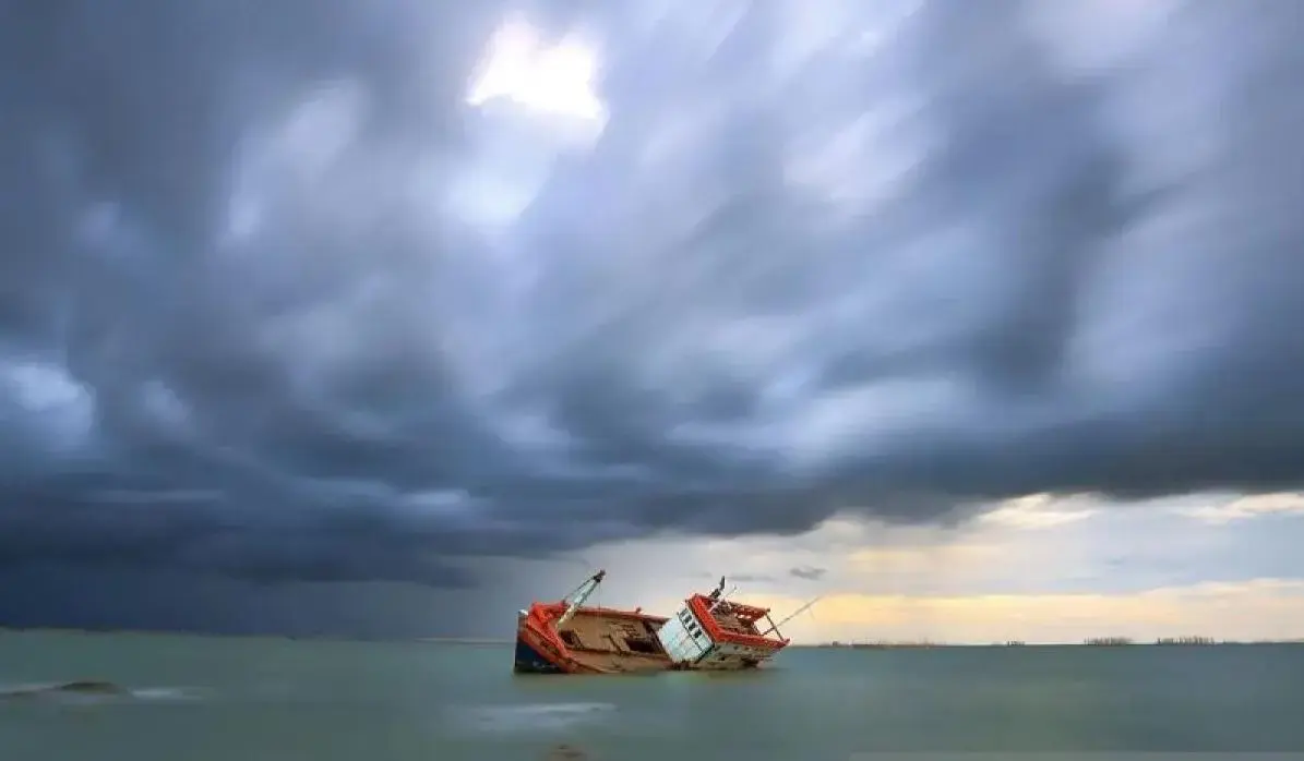 fishing-trawler-sinks-off-south-korea-6-crew-missing-including-one-indonesian