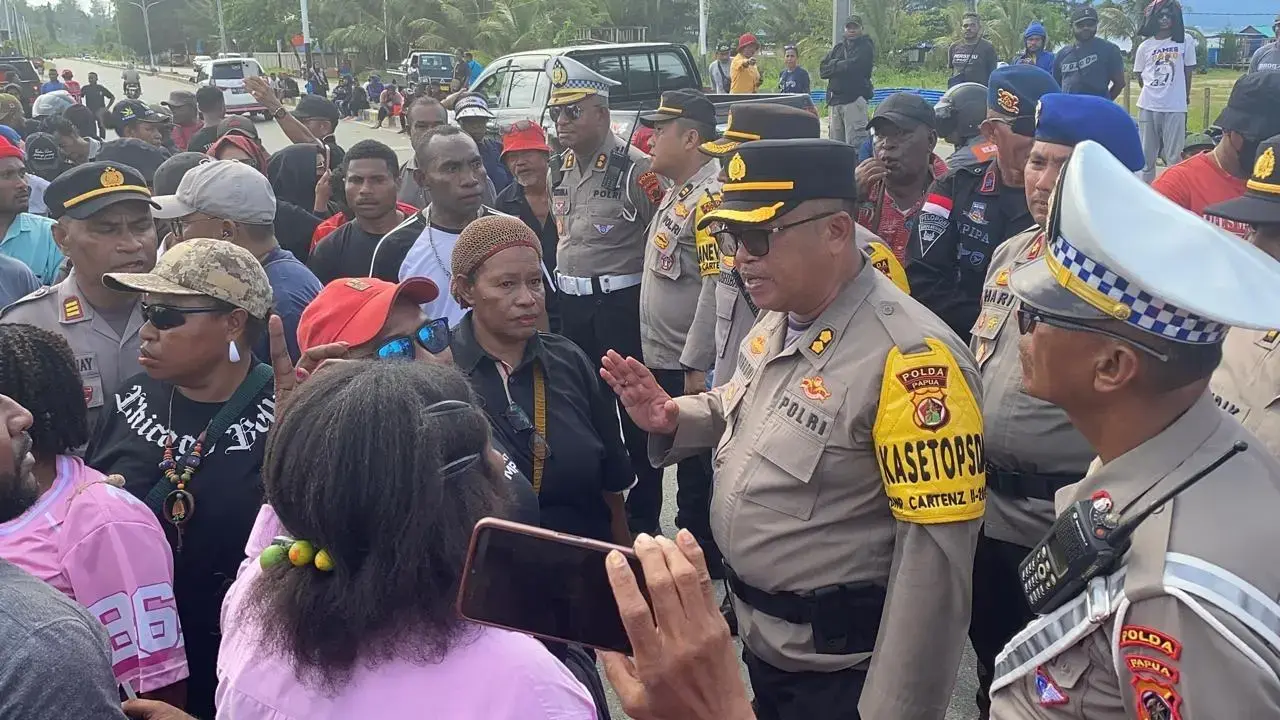 police-assures-security-and-order-on-the-plenary-session-for-papua-governor-determination