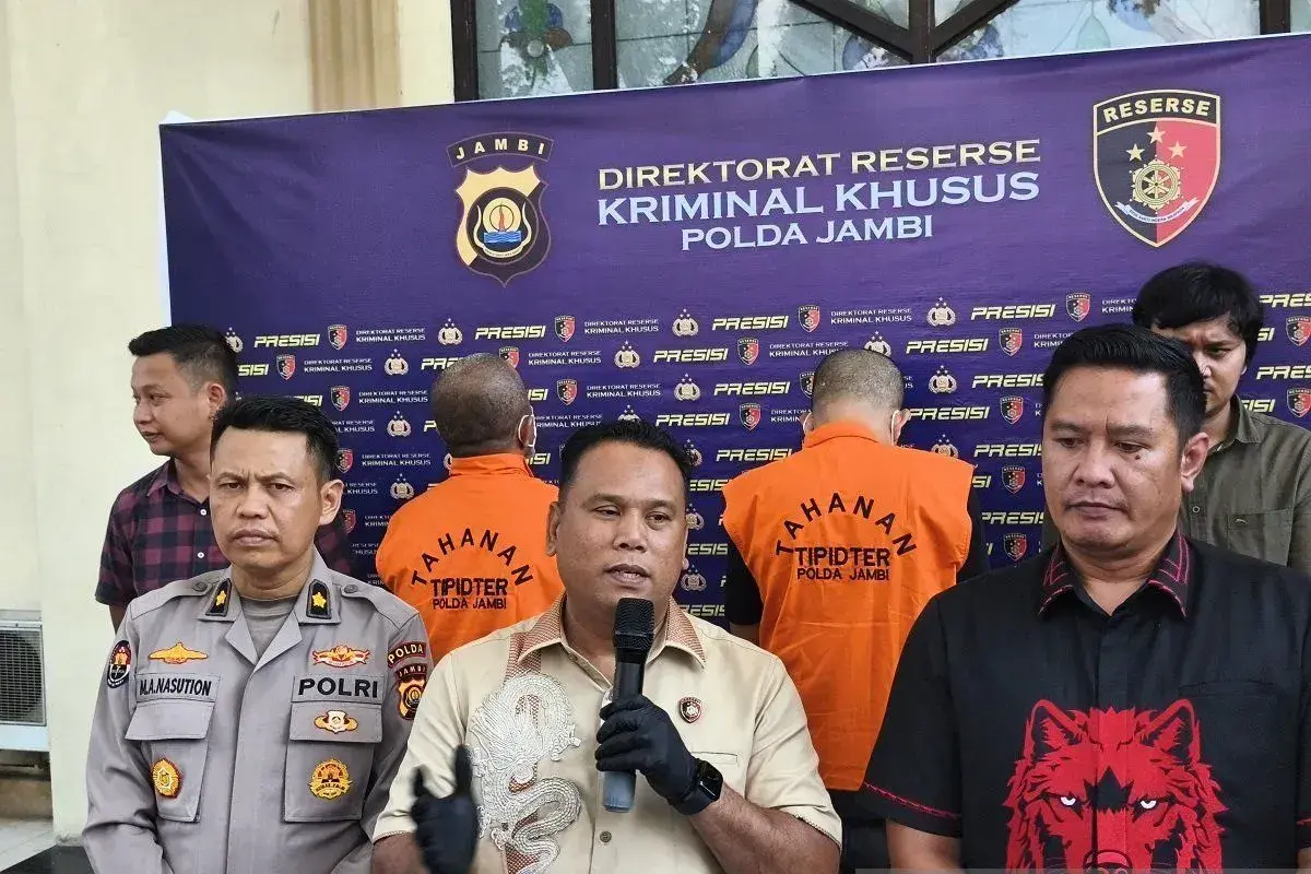 jambi-regional-police-arrest-two-gold-hoarders-from-illegal-mining-in-jambi