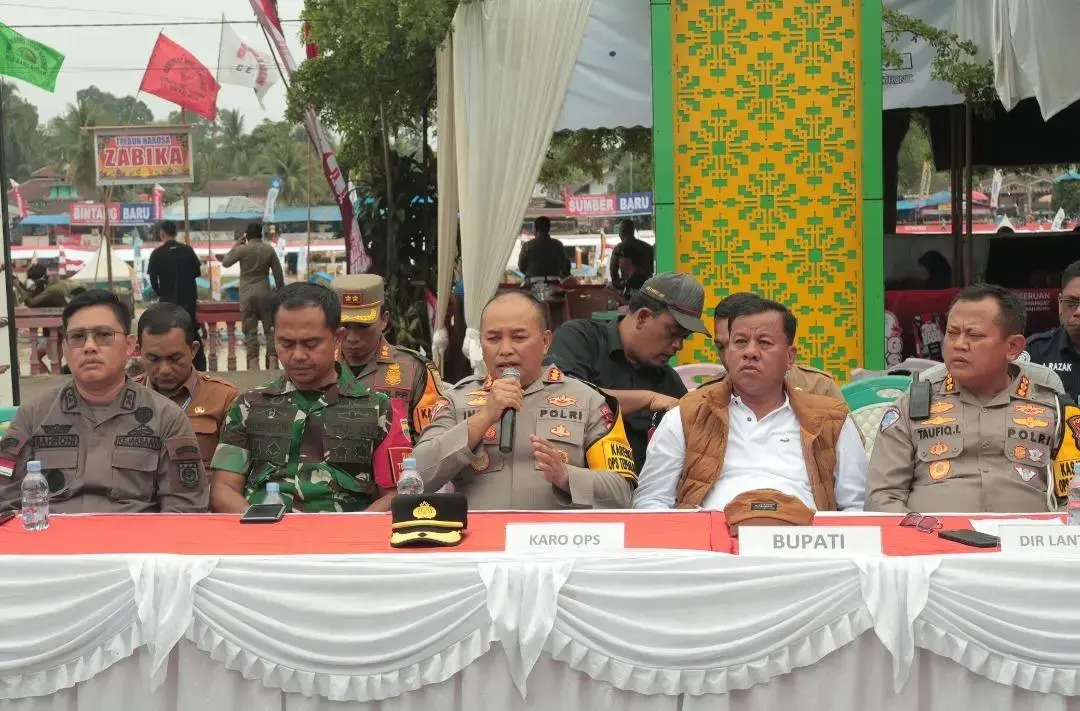 riau-regional-leadership-held-joint-press-conference-in-securing-pacu-jalur