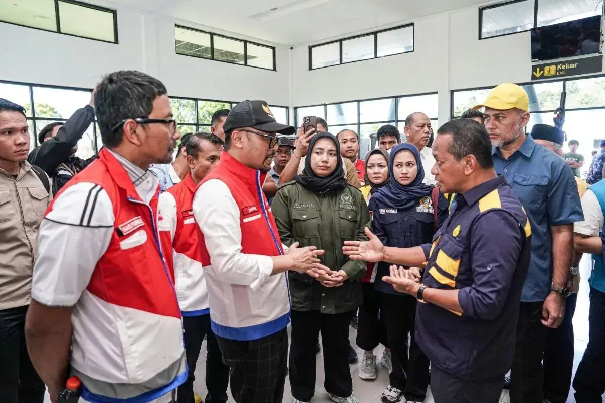 govt-pertamina-restore-energy-supply-to-flood-hit-sumatra-via-air-and-sea