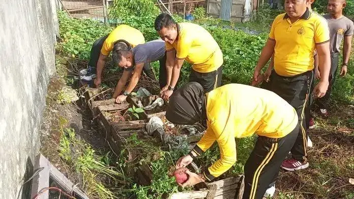 bangka-belitung-regional-police-harvest-sweet-potatoes-to-support-food-security