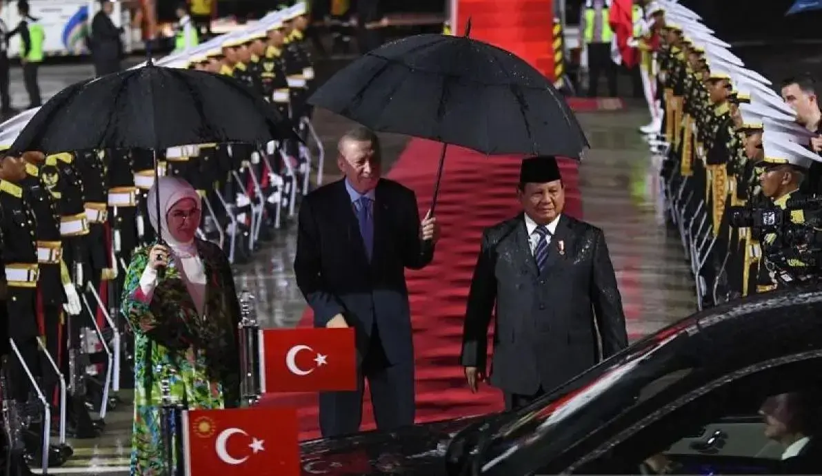 president-prabowo-president-erdogan-share-ride-to-hotel-in-show-of-close-ties