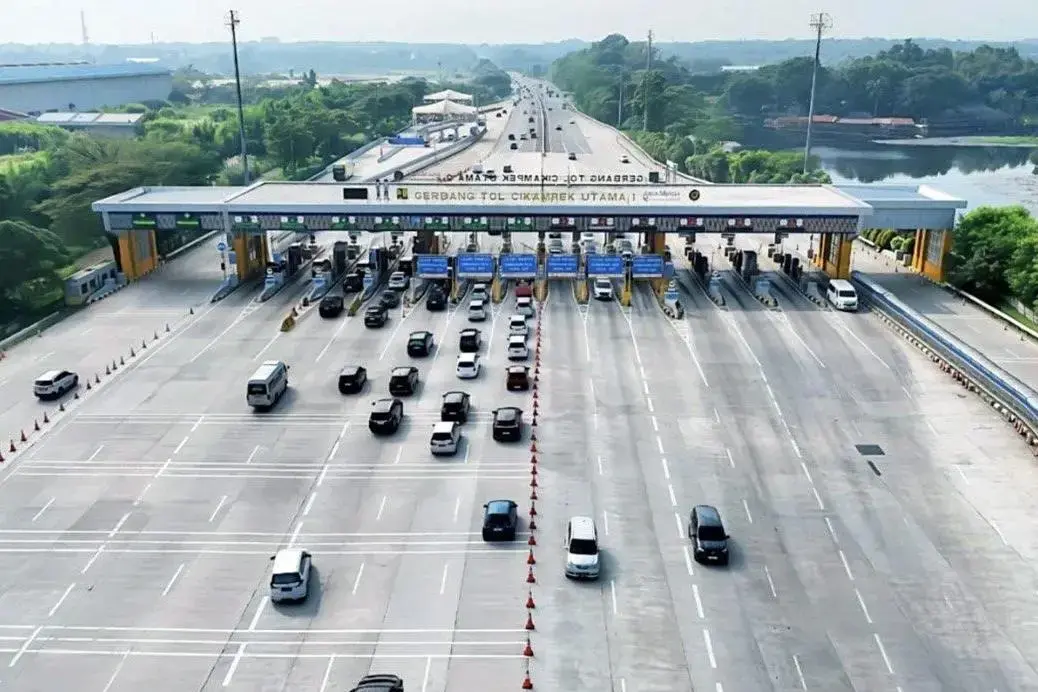 nearly-687000-vehicles-leave-greater-jakarta-ahead-of-christmas