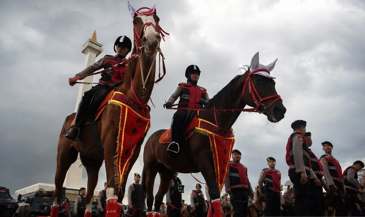 INP Conduct Dialogic Patrols During Operation Lilin 2025 to Secure Holiday Season