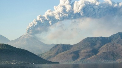 mount-lewotobi-laki-laki-erupts-public-advised-to-follow-authorities-instructions