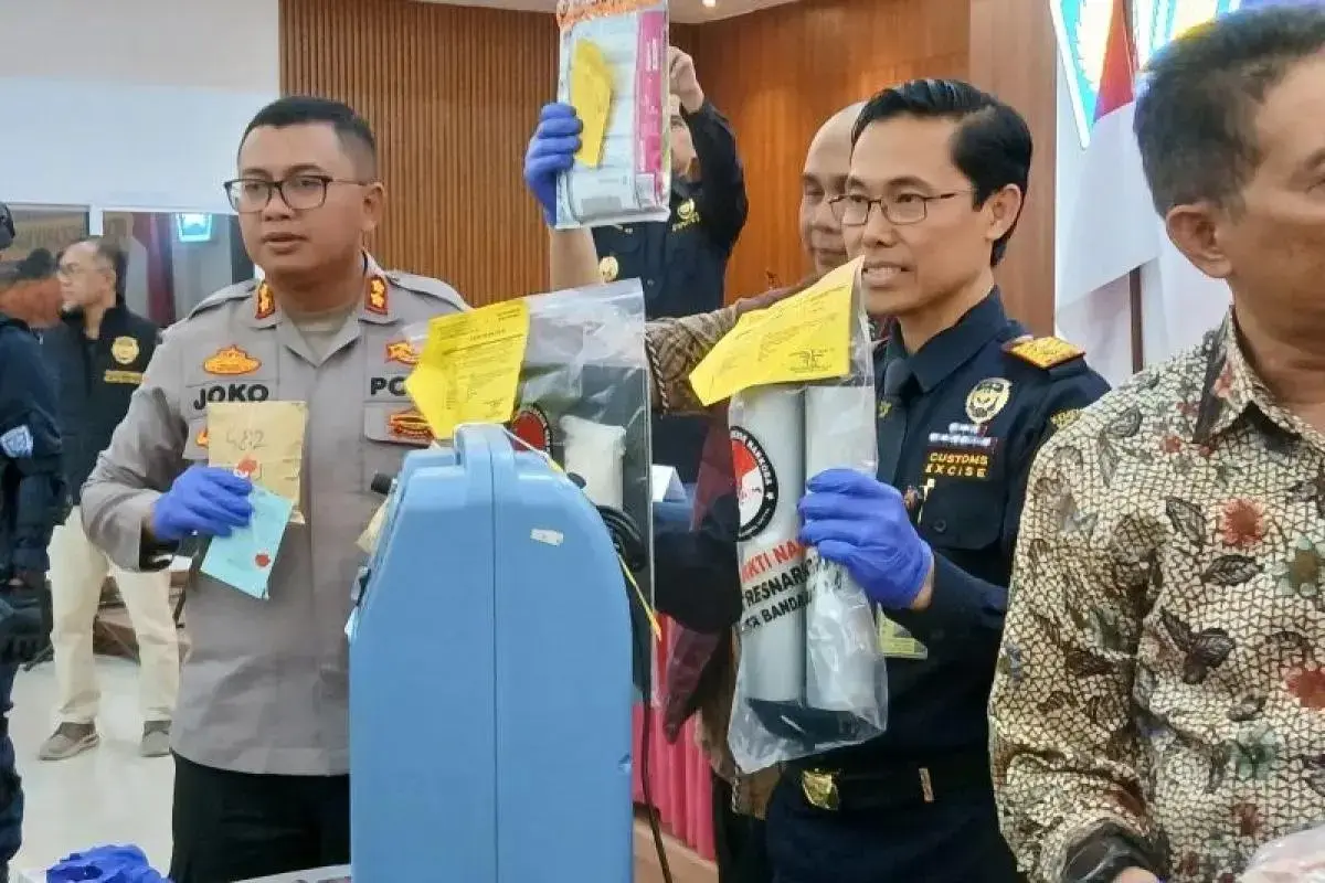 soekarno-hatta-customs-foils-international-drug-smuggling
