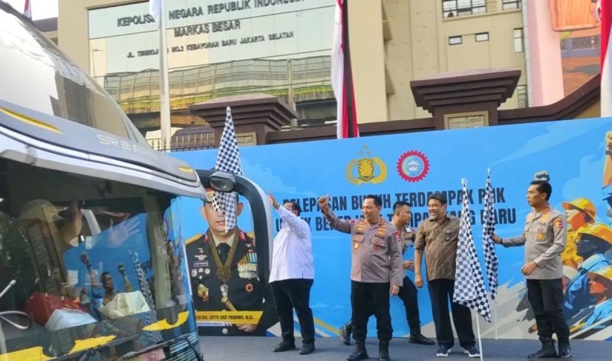 inp-chief-sends-off-700-laid-off-workers-to-new-jobs