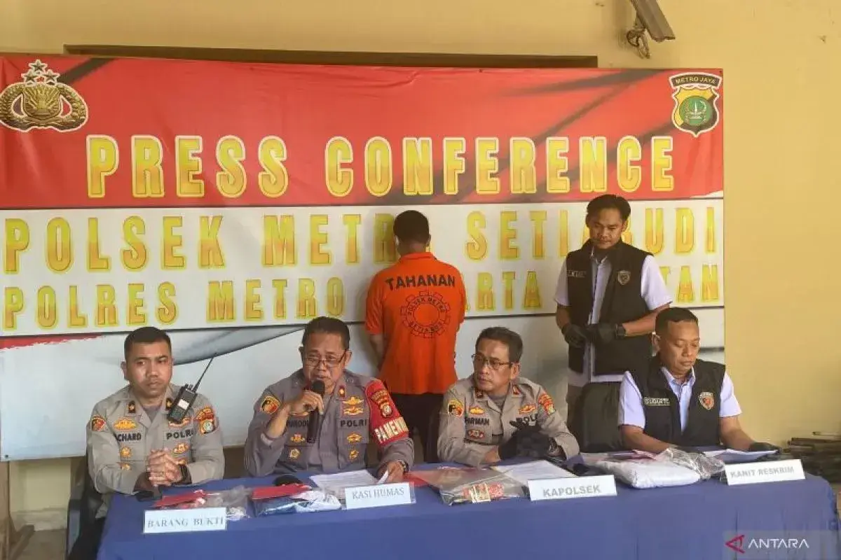 disguised-as-birthday-celebration-gay-sex-party-uncovered-by-police-in-south-jakarta