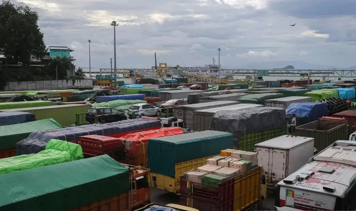 banten-police-intensifies-traffic-management-at-merak-port-amid-severe-weather