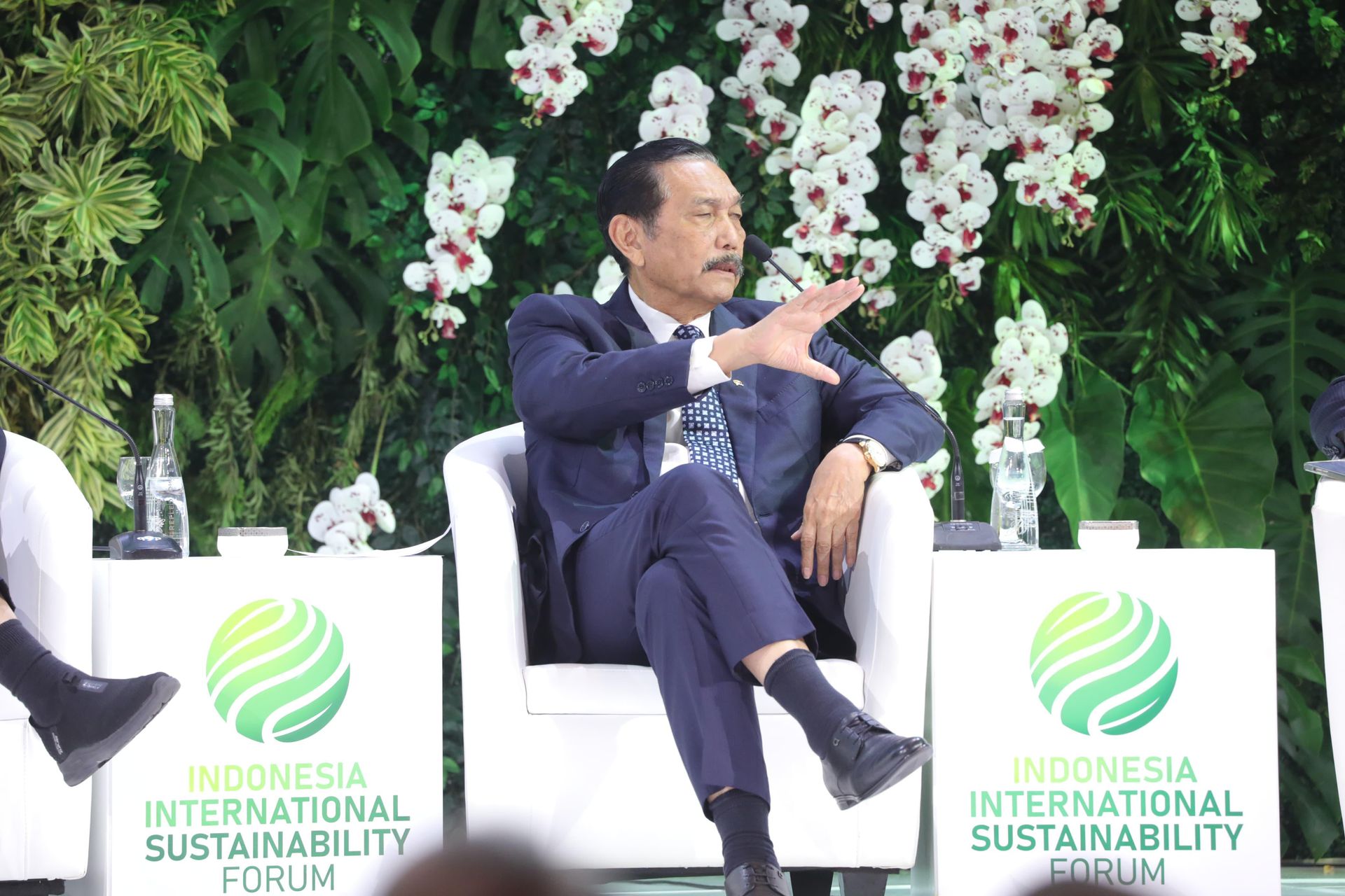 energy-transition-must-move-alongside-the-economy-and-decarbonization-effort-coordinating-minister-luhut-says