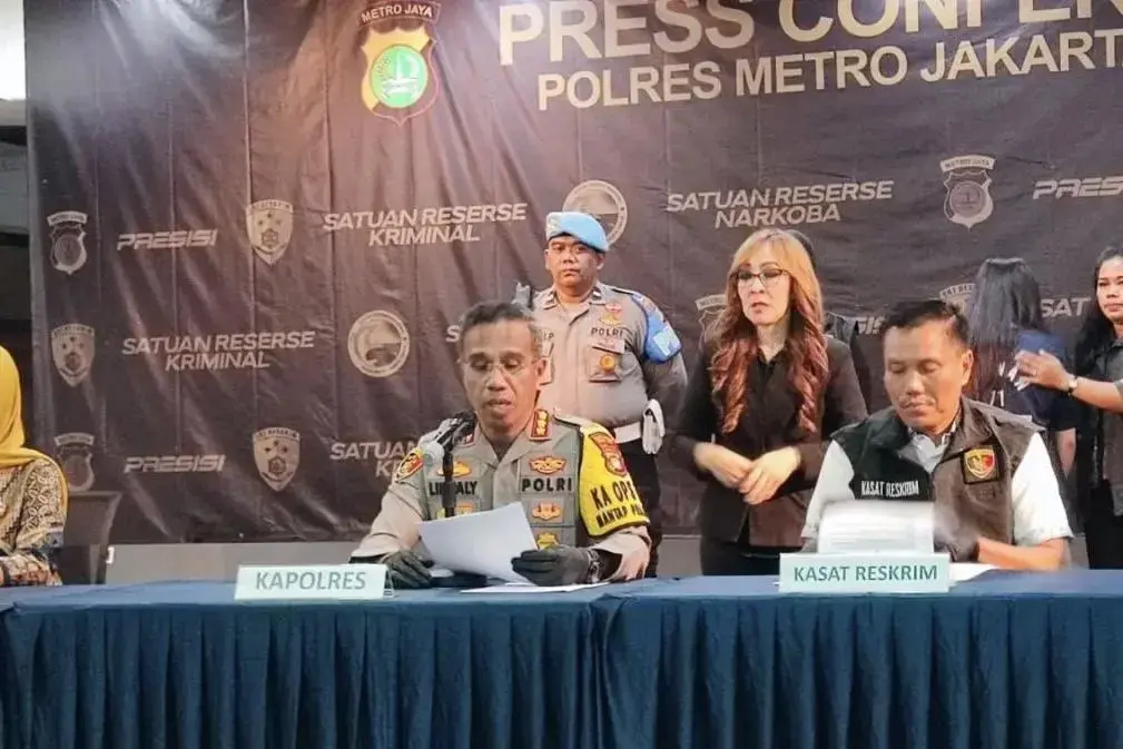 wife-charged-for-dragging-husband-with-her-car-in-east-jakarta