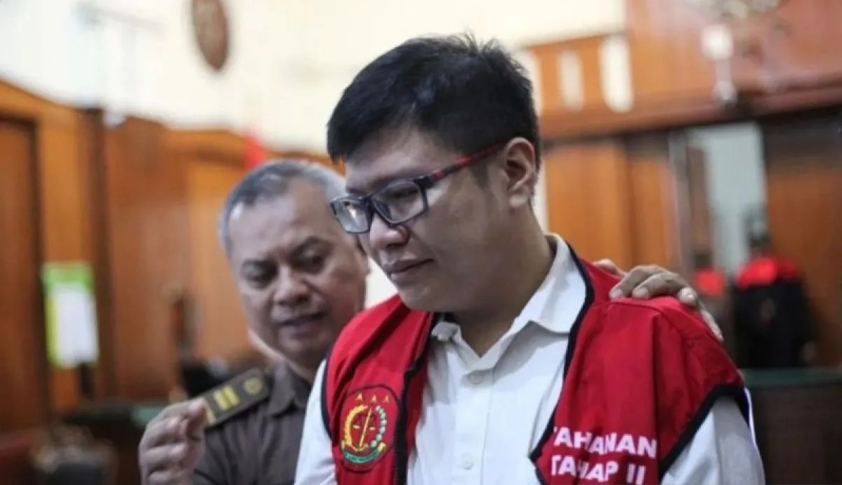 attorney-generals-office-arrests-ronald-tannur-in-surabaya