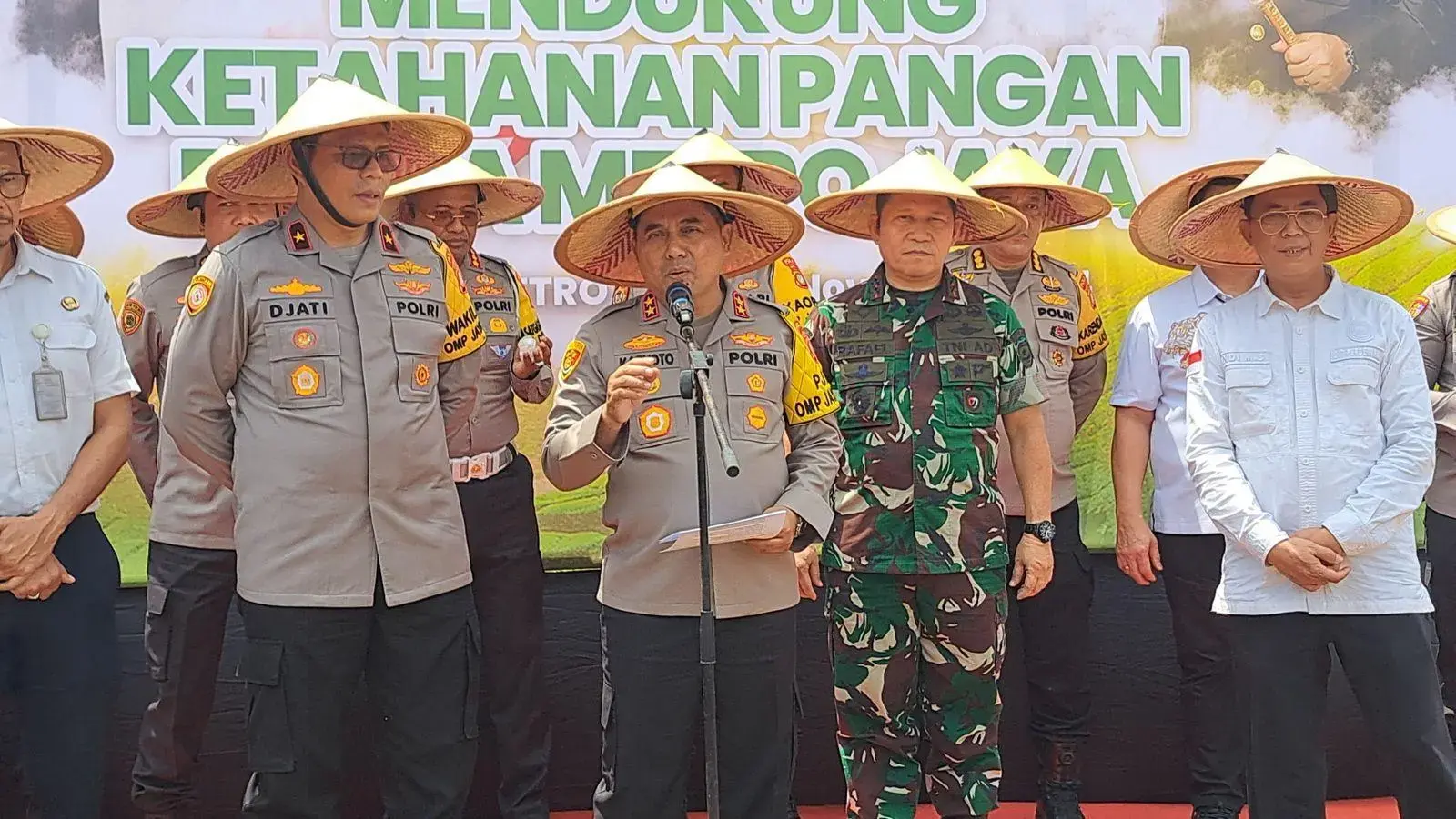 supporting-government-asta-cita-program-police-make-use-unused-lands