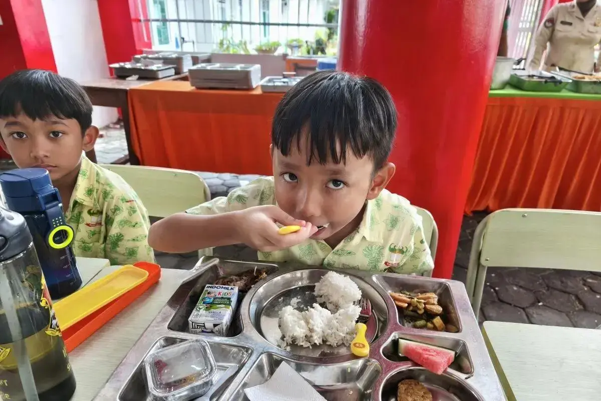 mbg-helps-student-having-quality-time-with-their-friends-bgn-head-says