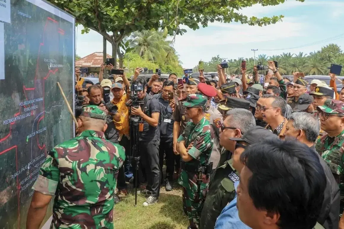 joint-police-team-prepares-crime-scene-investigation-in-search-for-missing-officer