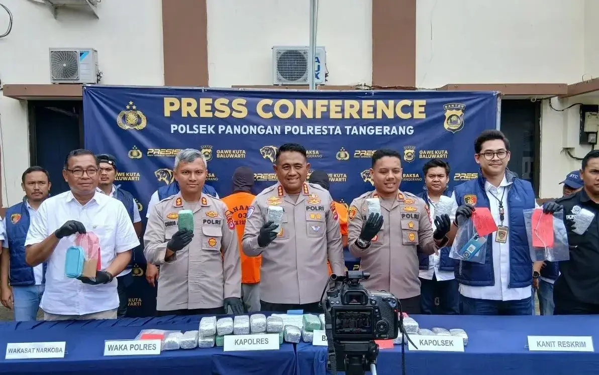 police-bust-marijuana-smuggling-ring-using-vespa-frames-in-tangerang
