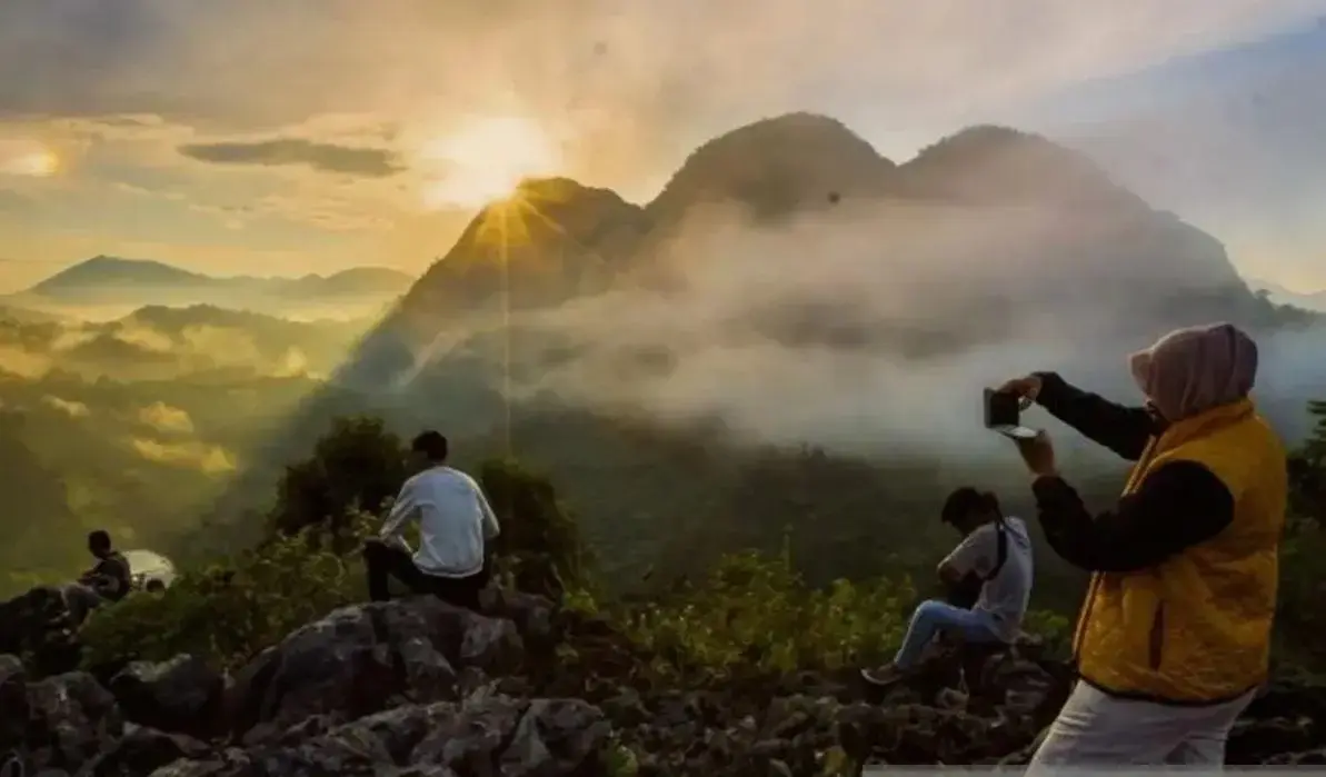 geoparks-meratus-and-kebumen-named-unesco-global-geoparks