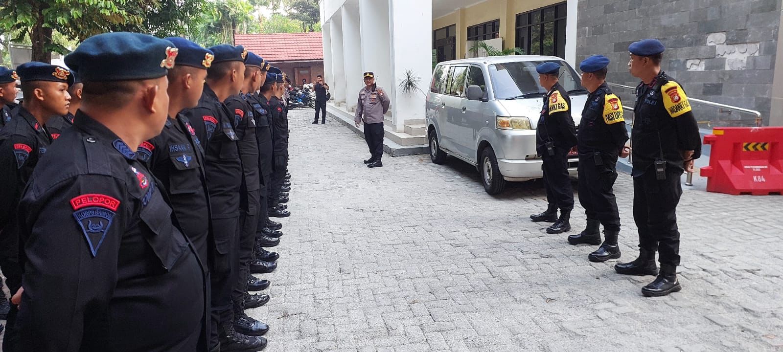 police-stationed-hundreds-of-personnel-to-campaign-locations-in-jakarta