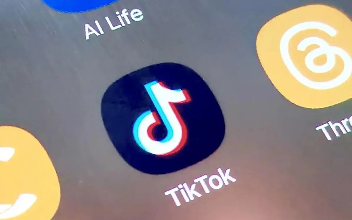 tiktok-voluntarily-suspends-live-feature-amid-indonesia-protests