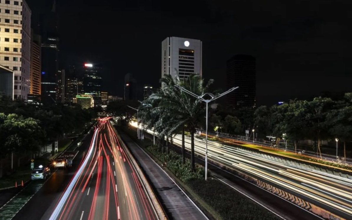 jakarta-holds-citywide-lights-off-to-cut-emissions