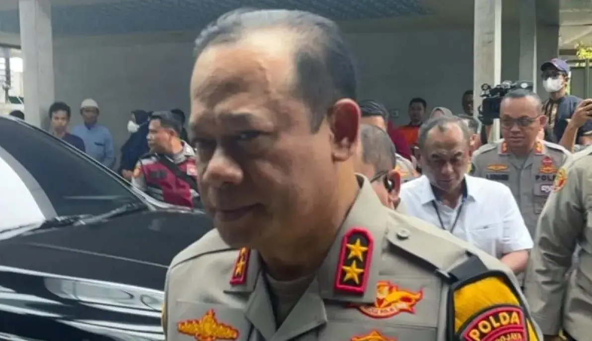 metro-jaya-police-conducts-crime-scene-analysis-after-mbg-car-crashes-into-sdn-kalibaru-01-school