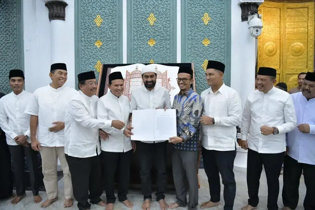 aceh-governor-mandates-congregational-prayer-and-quran-recitation