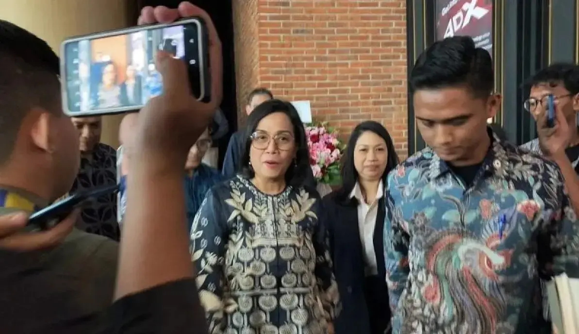 finance-minister-signals-13th-and-14th-salaries-for-civil-servants-likely-to-be-disbursed