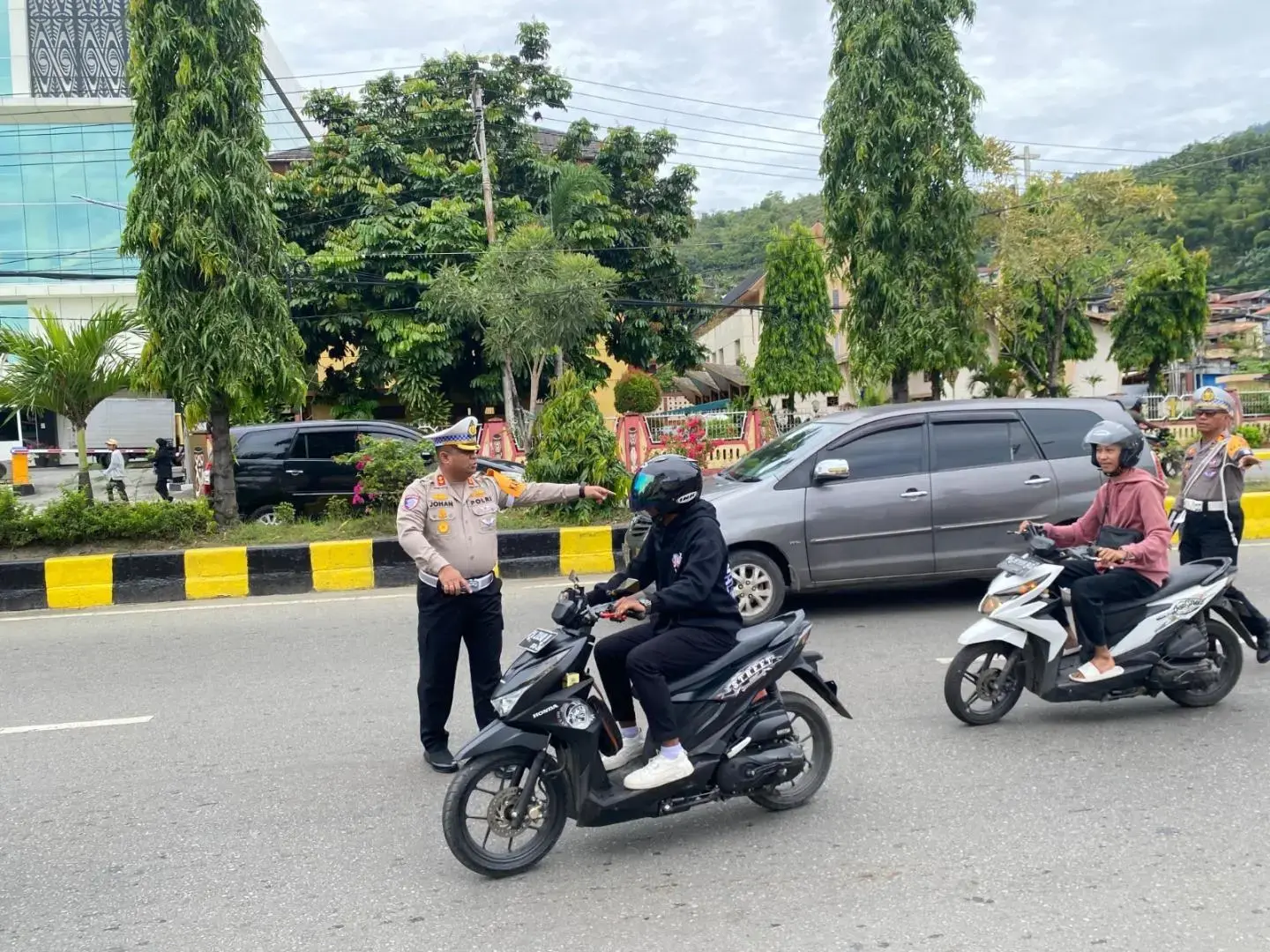 papua-regional-police-held-road-inspection-on-the-twelfth-day-of-cartenz-safety-operation