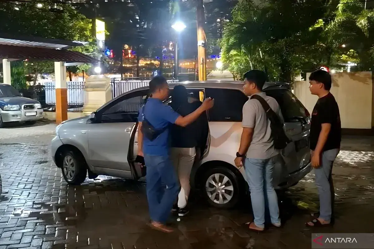 police-arrest-two-human-traffickers-to-malaysia-from-surabaya