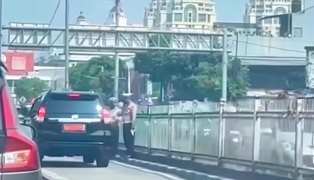 government-owned-cars-caught-in-transjakarta-lane-face-fines-metro-jaya-police