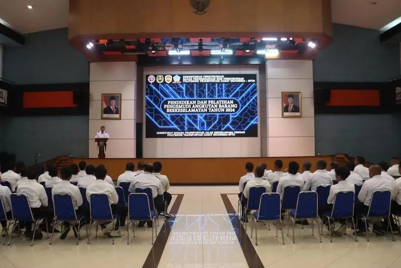 govt-holds-training-for-public-goods-transport-drivers-to-boost-traffic-safety