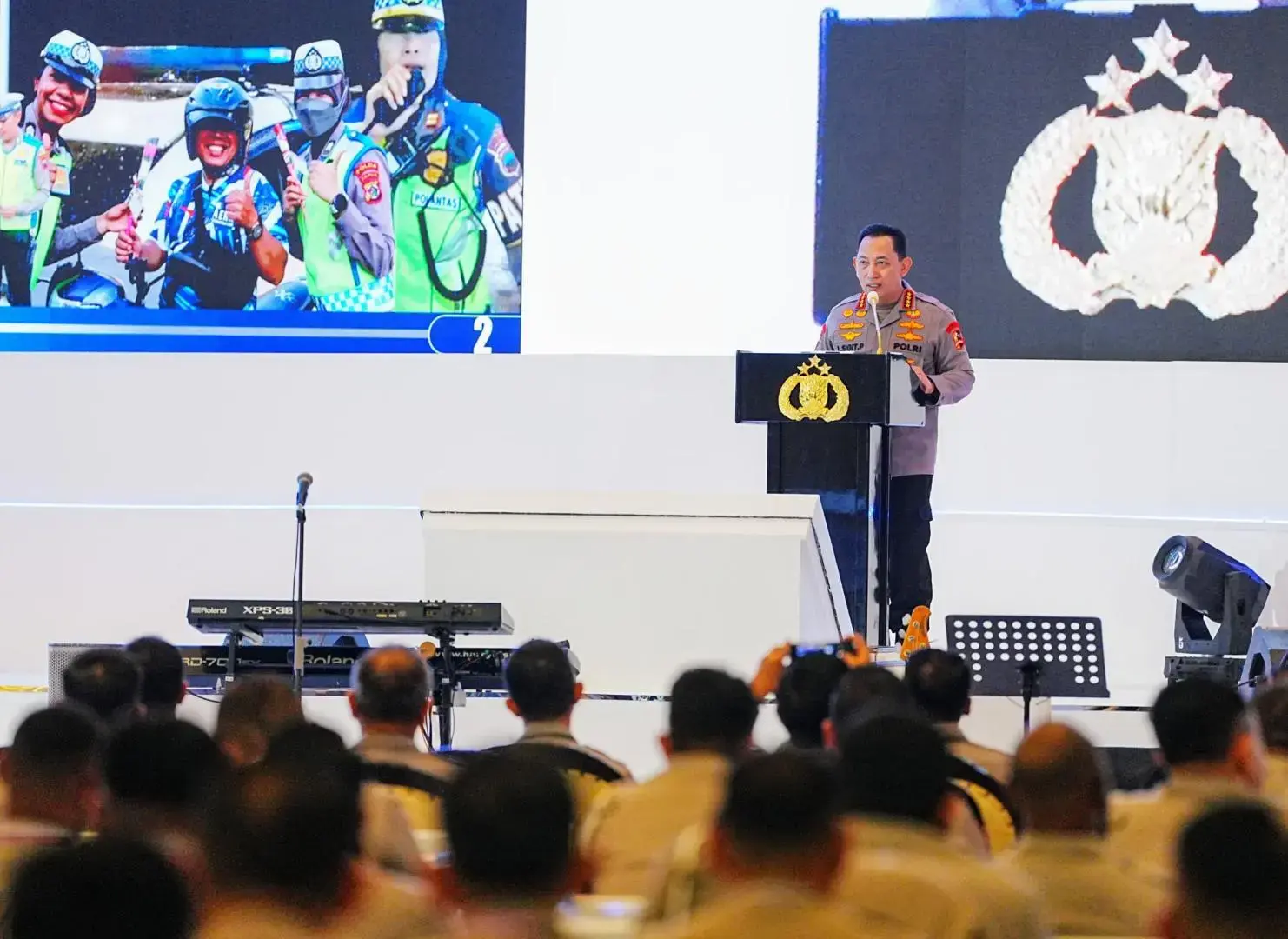 inp-chief-demands-optimization-on-public-service-by-all-police-ranks