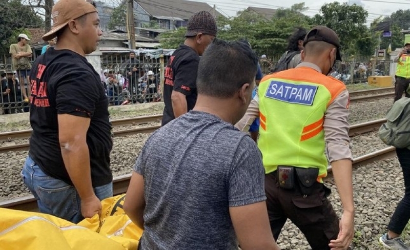 krl-hits-motorcyclist-in-bogor-the-victim-died-at-the-location