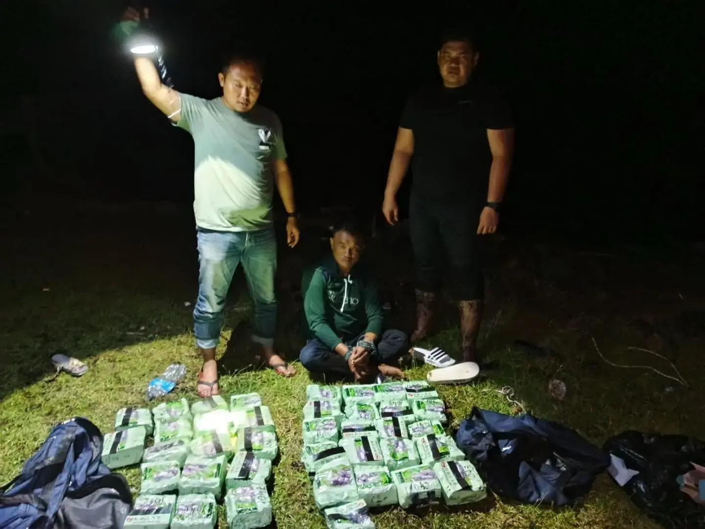 inp-seizes-38-kg-meth-from-malaysia-in-bengkalis-bust