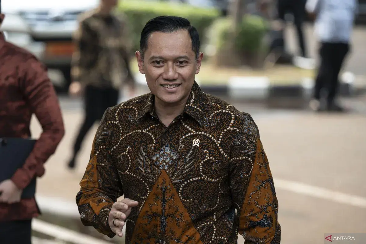 ahy-visits-west-sumatra-in-aiming-to-strengthen-regional-infrastructure