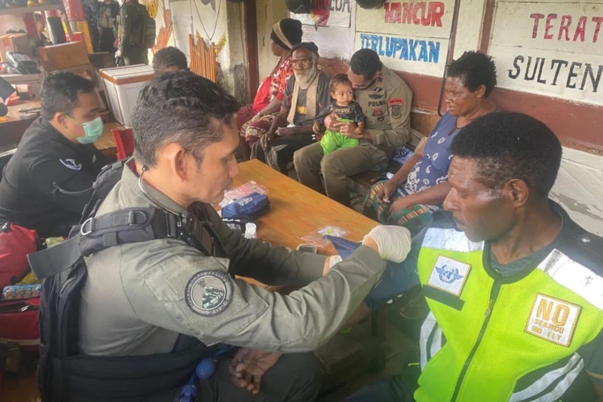 damai-cartenz-task-force-provides-healthcare-to-kiwirok-residents