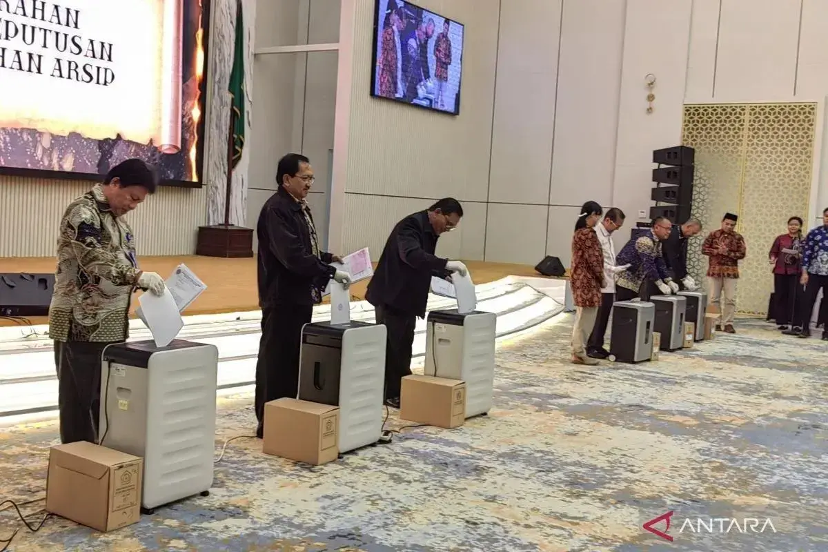 religious-minister-urged-the-support-in-making-awareness-of-archives-procedure-a-success