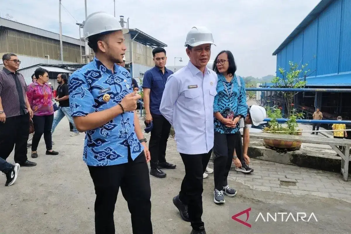 minister-environment-commits-to-resolve-waste-issue