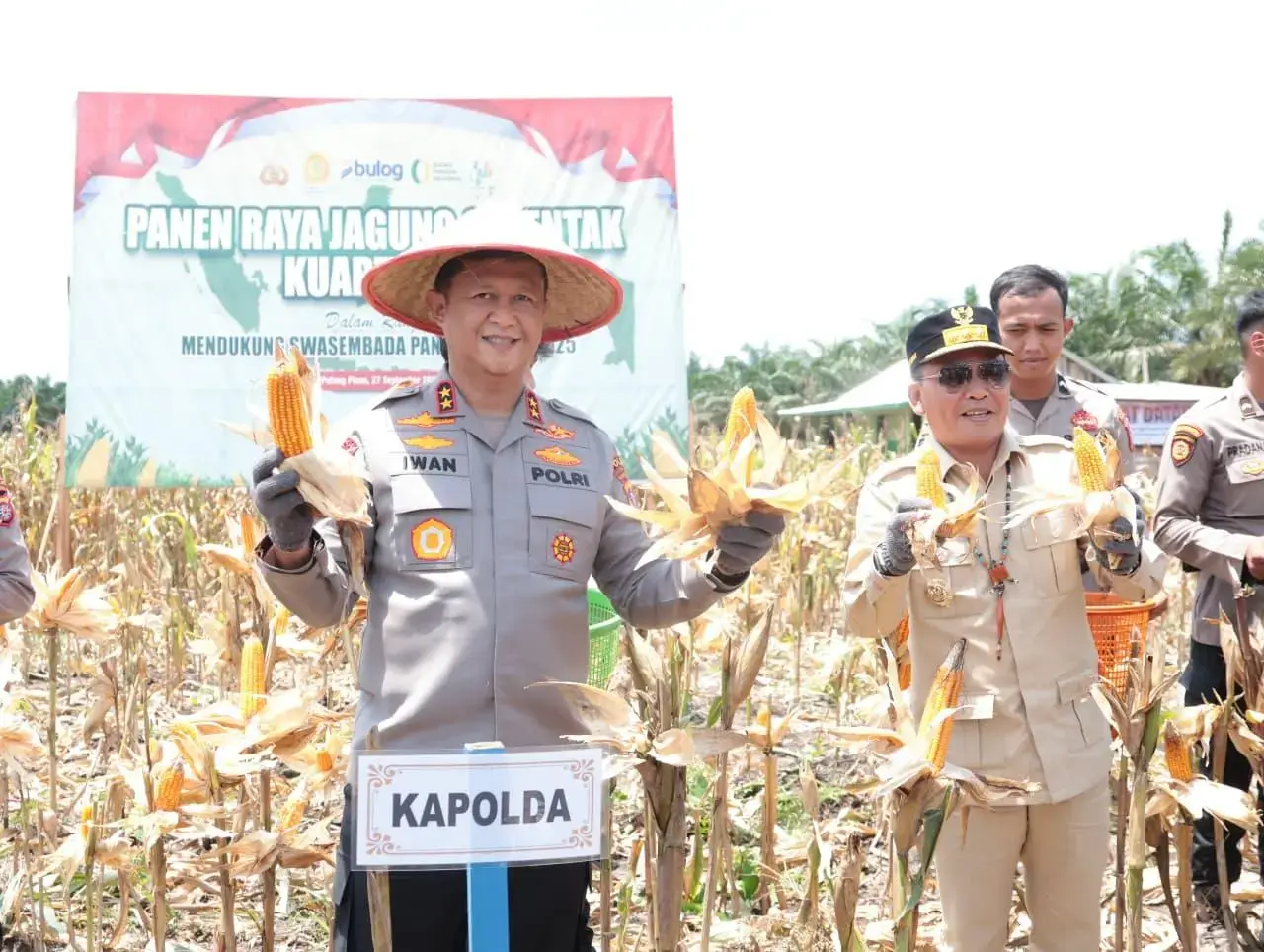 supporting-national-food-security-police-held-corn-harvest-in-central-kalimantan