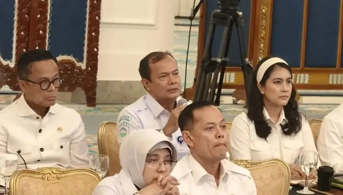 bmkg-warns-three-cyclones-surround-indonesia-reports-to-president-prabowo