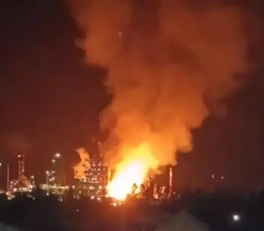 police-investigates-the-fire-at-pertamina-refinery-unit-ii-in-dumai-city