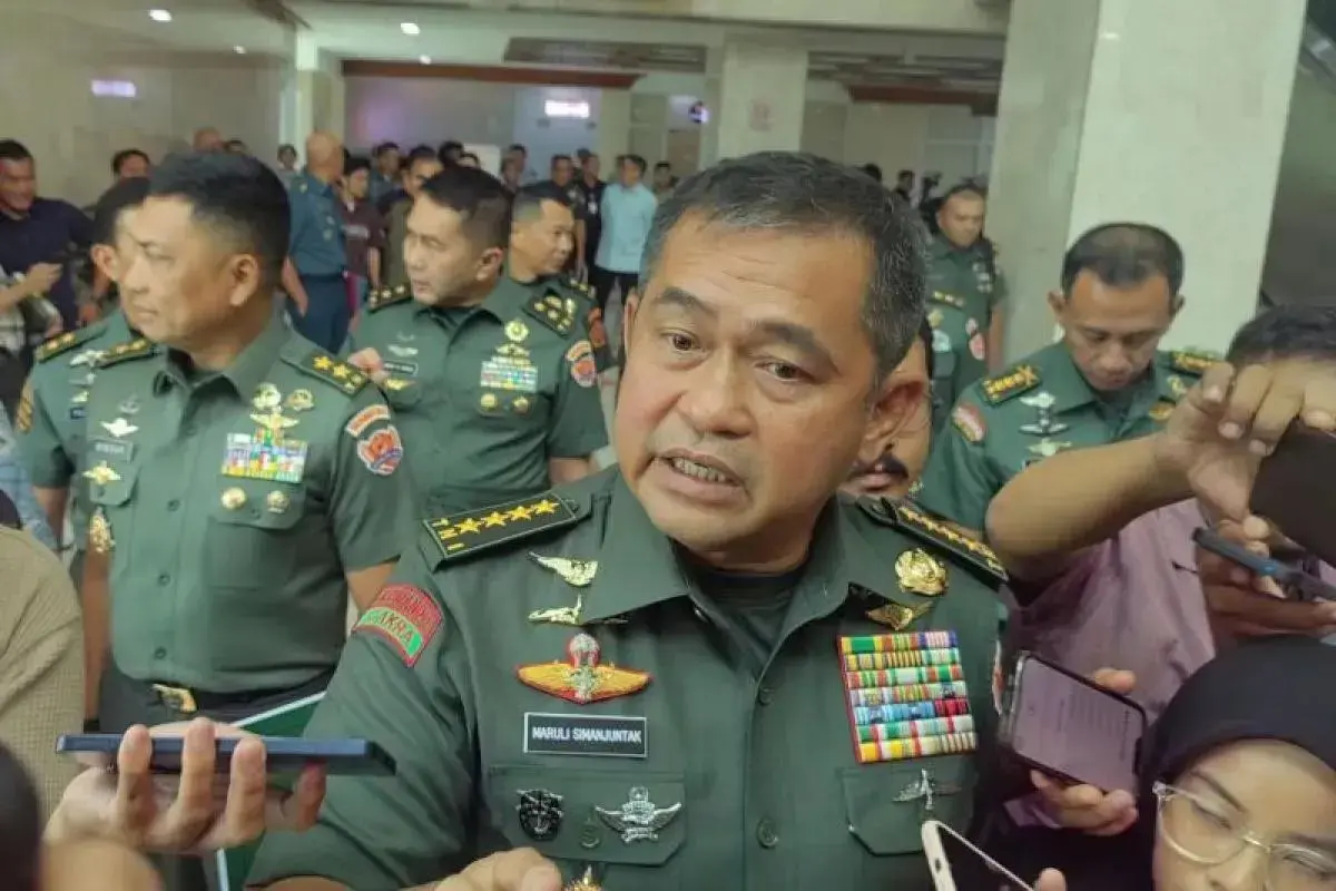 lt-col-teddy-can-remain-in-tni-while-serving-as-cabinet-secretary-army-chief-of-staff
