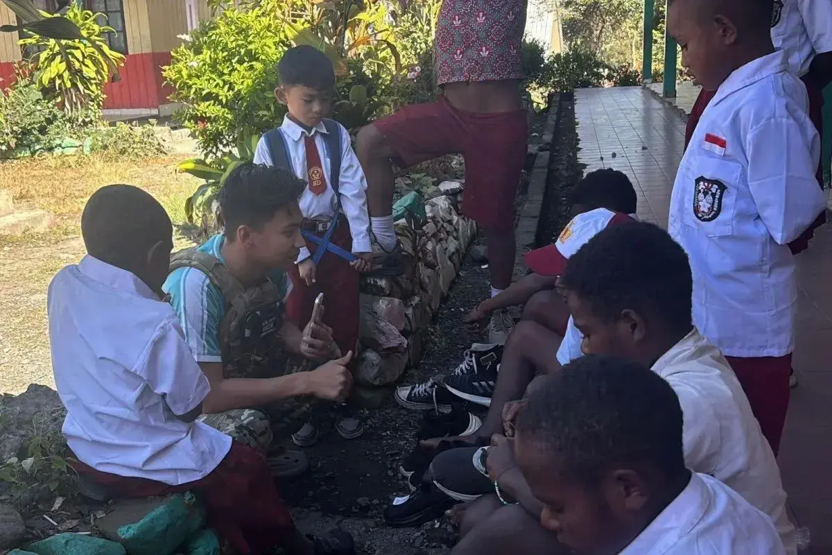 damai-cartenz-task-force-brings-human-touch-to-students-in-papua