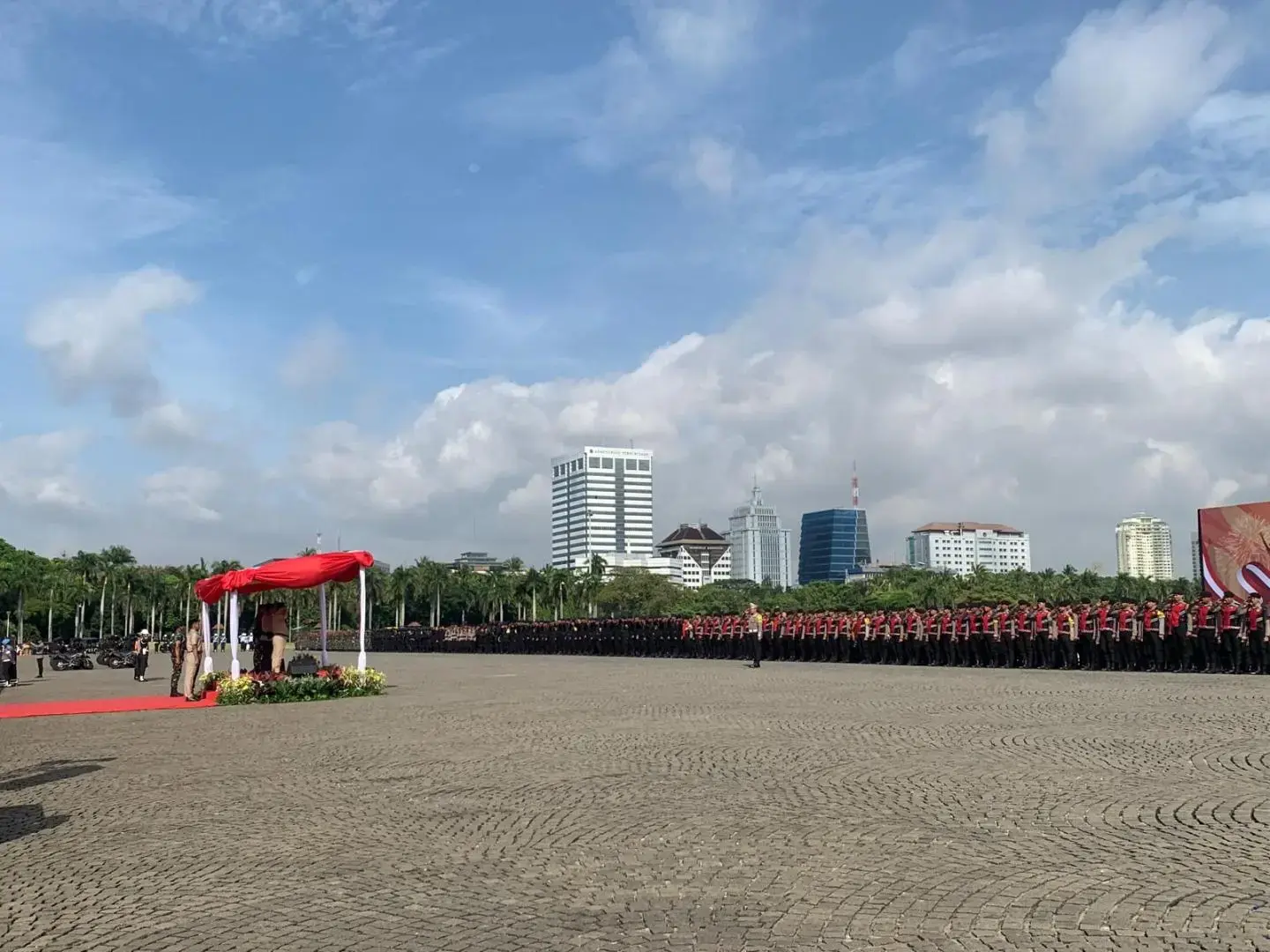 metro-jaya-regional-police-chief-led-the-2024-lilin-jaya-operation-roll-call