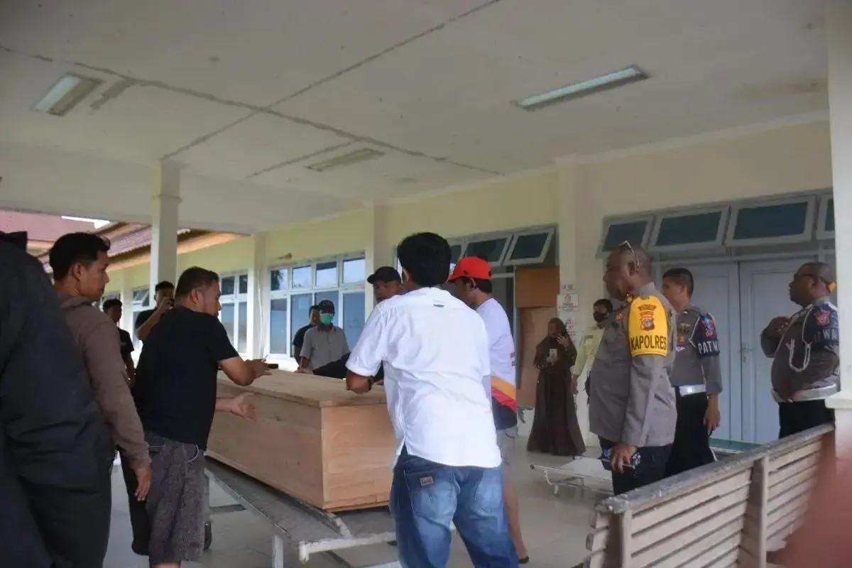 damai-cartenz-task-force-evacuates-body-of-civilian-killed-by-kkb-in-papua