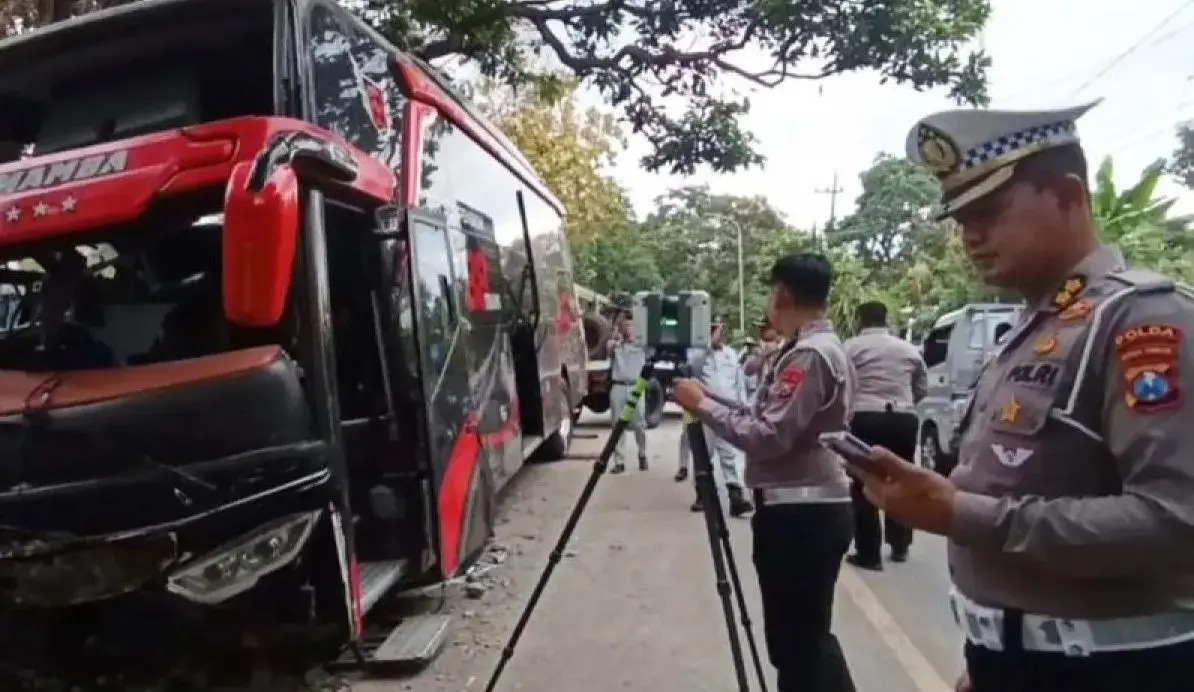 death-toll-rises-to-nine-in-deadly-mount-bromo-bus-crash