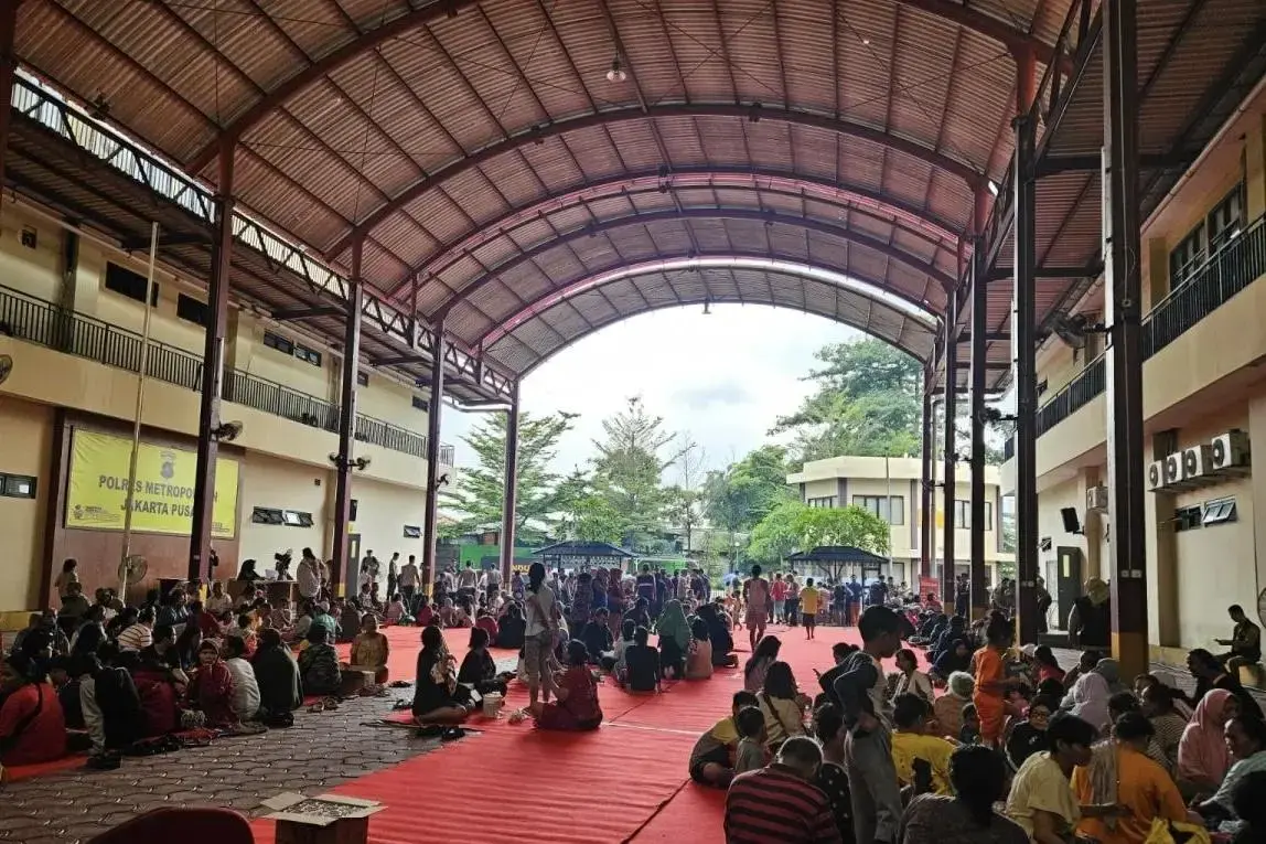 kemayoran-fire-victims-relocated-to-central-jakarta-police-headquarters