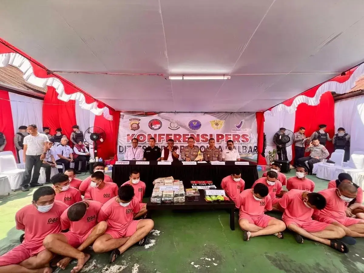 police-destroys-23-kilograms-of-drugs-confiscated-from-eight-cases-in-west-kalimantan